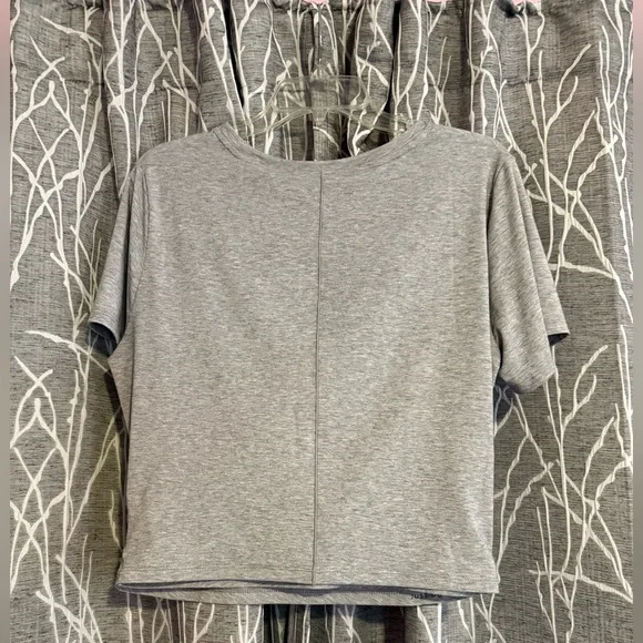 Nike Women’s Dri Fit Gray Women's Twist Front Top size Large - Picture 4 of 5